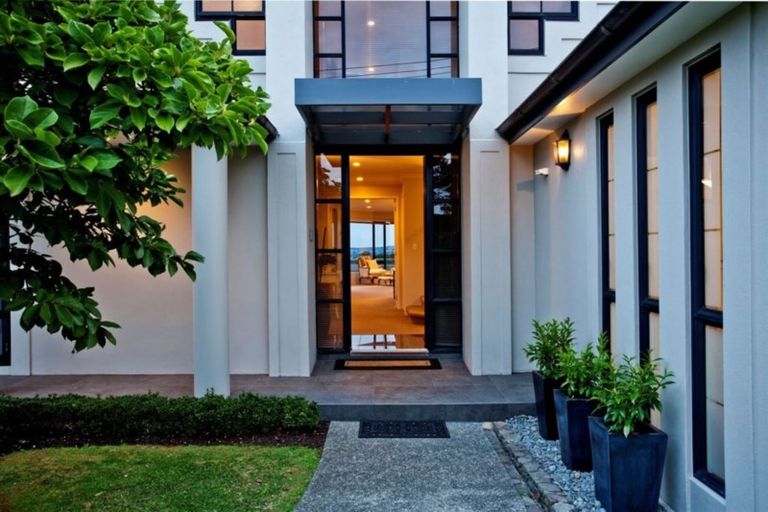 Photo of property in 52 Onetaunga Road, Chatswood, Auckland, 0626