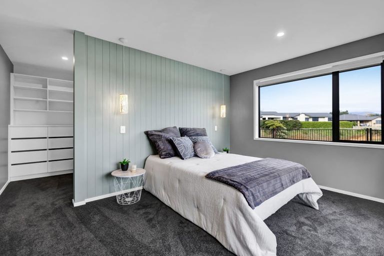 Photo of property in 8 Ponga Place, Highlands Park, New Plymouth, 4312