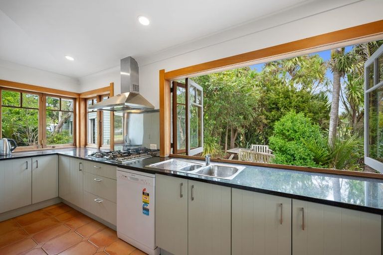 Photo of property in 376 Mangakura Road, Helensville, 0875