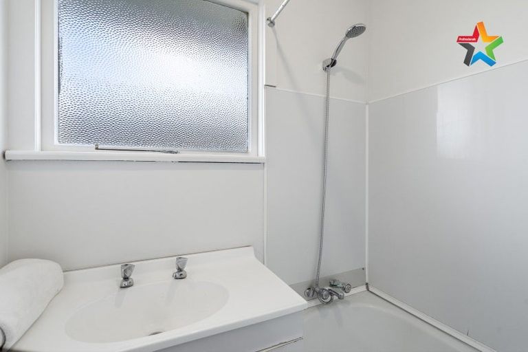 Photo of property in 15 Park Street, Winton, 9720