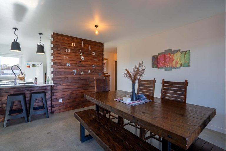 Photo of property in 12 Mahia Lane, Waikanae, 5036