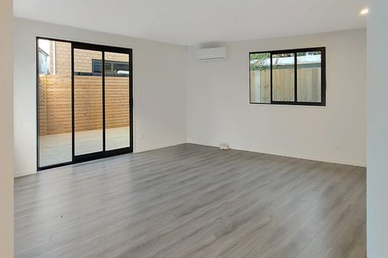 Photo of property in 20c Mackenzie Street, Te Atatu South, Auckland, 0610