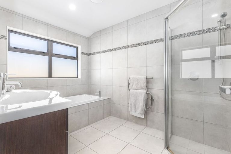 Photo of property in 12 Hulme Way, Raumati Beach, Paraparaumu, 5032