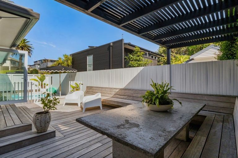 Photo of property in 121a Oceanview Road, Mount Maunganui, 3116