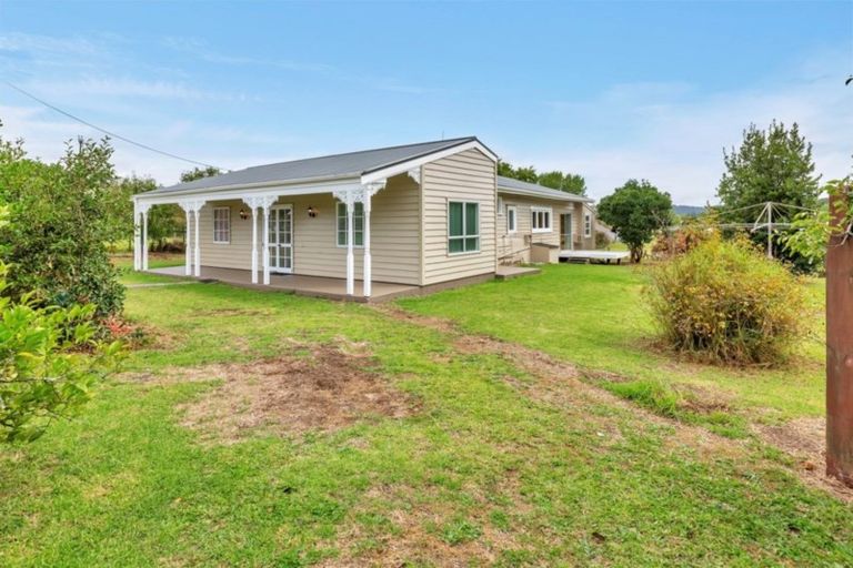 Photo of property in 77 Pataua Road North, Whareora, Whangarei, 0175