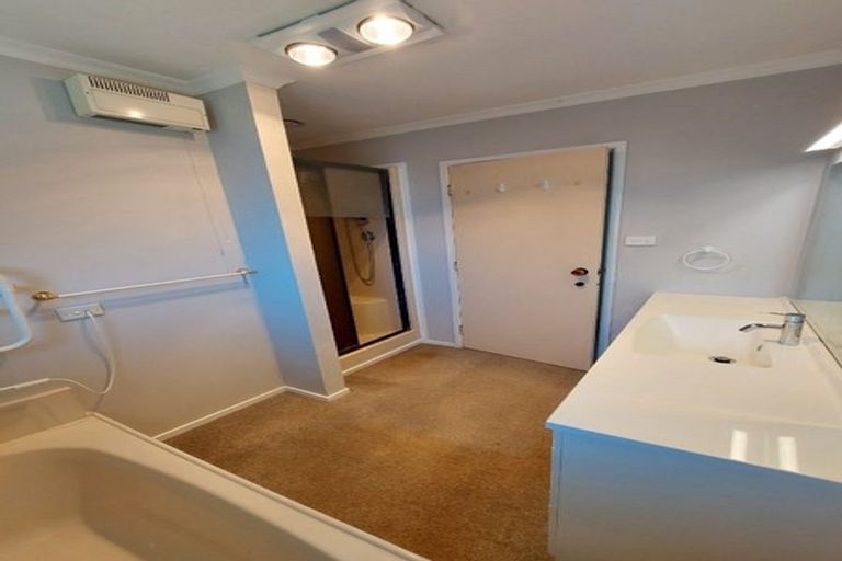 Photo of property in 15 Selwyn Street, Lower Vogeltown, New Plymouth, 4310