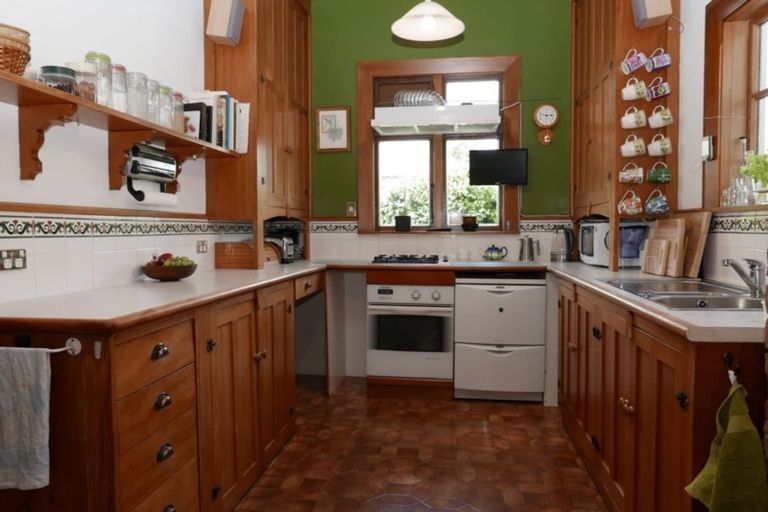 Photo of property in 29 Saint Martins Road, Saint Martins, Christchurch, 8022