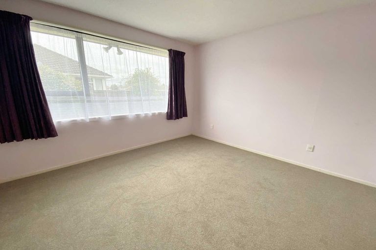 Photo of property in 1/14 Momorangi Crescent, Redwood, Christchurch, 8051