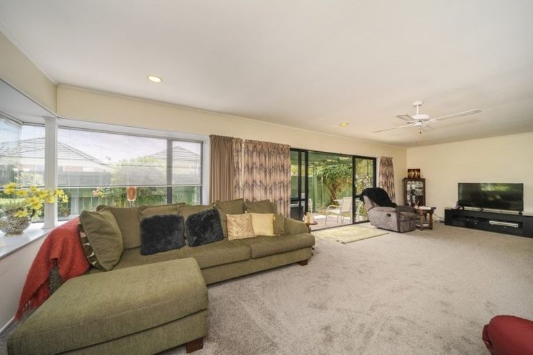 Photo of property in 10 Purdie Place, Milson, Palmerston North, 4414