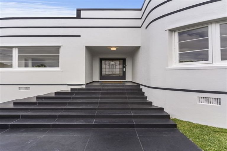Photo of property in 10 Admiral Beatty Avenue, Mount Roskill, Auckland, 1041