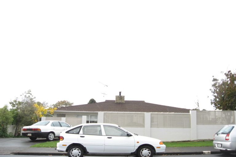 Photo of property in 29 Mcmillan Place, Mellons Bay, Auckland, 2014