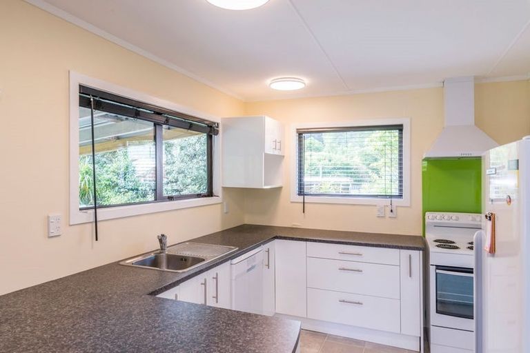 Photo of property in 49 Leinster Avenue, Raumati South, Paraparaumu, 5032