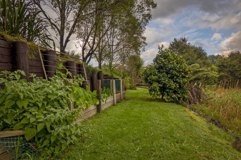 Photo of property in 14 Ohuka Place, Whitianga, 3510