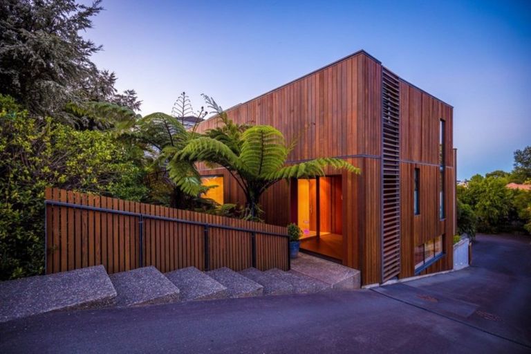 Photo of property in 27 Examiner Street, Nelson, 7010