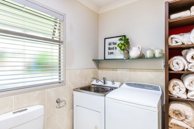 Photo of property in 41 Kinder Street, Acacia Bay, Taupo, 3330