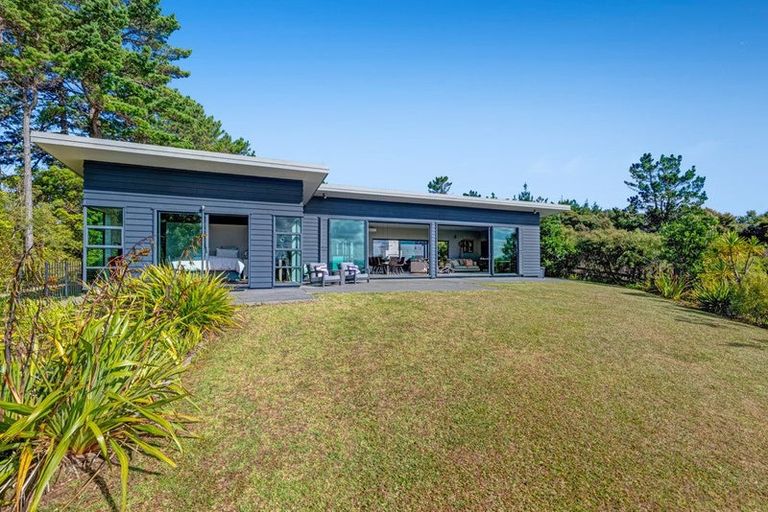 Photo of property in 102 West Road, Kaukapakapa, 0873