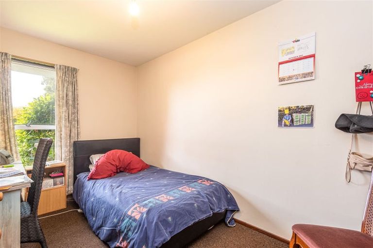Photo of property in 2/25 Avonhead Road, Avonhead, Christchurch, 8042