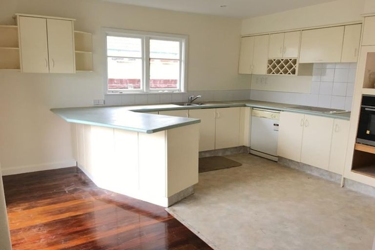 Photo of property in 18 Avonhead Road, Avonhead, Christchurch, 8042