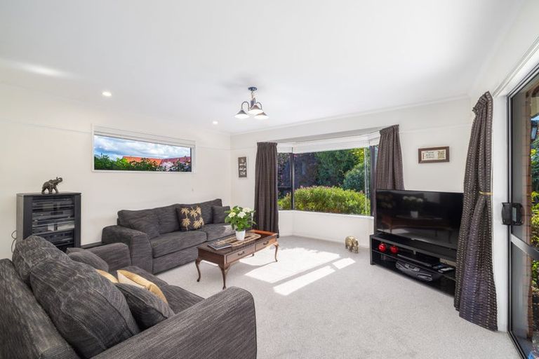 Photo of property in 2/6 Goodall Place, Redwood, Christchurch, 8051