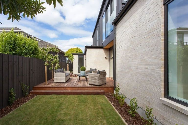 Photo of property in 38 Straven Road, Riccarton, Christchurch, 8011