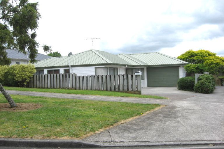 Photo of property in 10 Ranch Place, Pukekohe, 2120