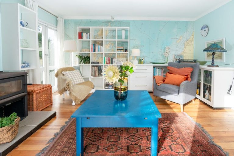 Photo of property in 108 Wellington Road, Paekakariki, 5034