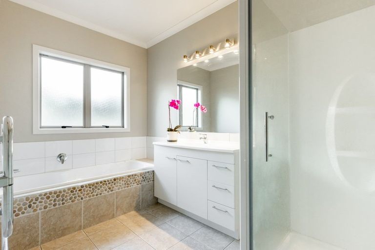 Photo of property in 18 Pania Place, Poraiti, Napier, 4112