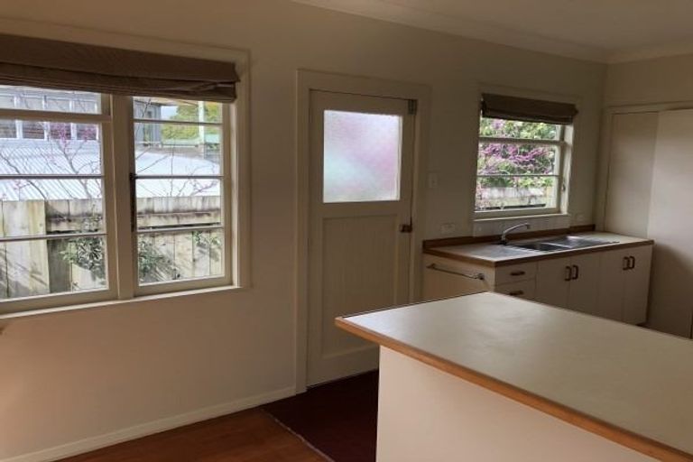 Photo of property in 16 Collingwood Street, Hokowhitu, Palmerston North, 4410