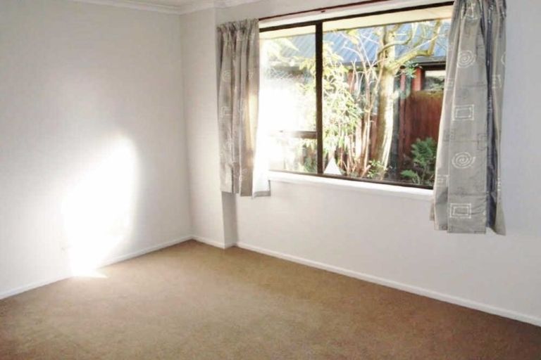 Photo of property in 2/28a Strowan Road, Strowan, Christchurch, 8052