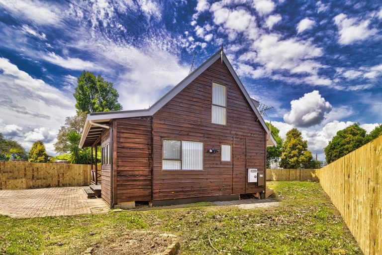 Photo of property in 1/13 Blanes Road, Weymouth, Auckland, 2103