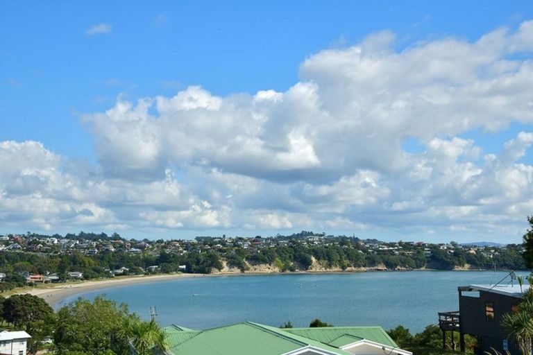 Photo of property in 20 Tindalls Bay Road, Tindalls Beach, Whangaparaoa, 0930