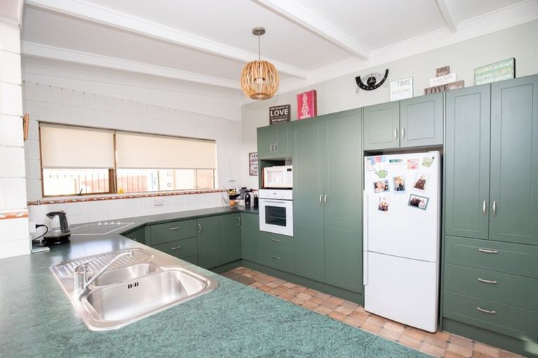 Photo of property in 6 Pinnock Place, Ngatea, 3503