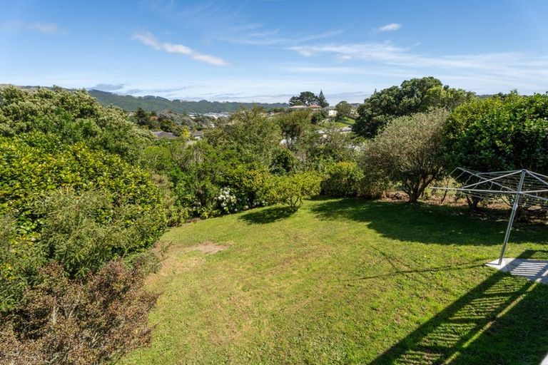 Photo of property in 26 Sievers Grove, Cannons Creek, Porirua, 5024
