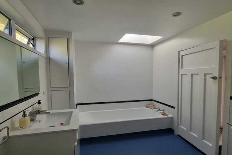 Photo of property in 105 View Road, Houghton Bay, Wellington, 6023