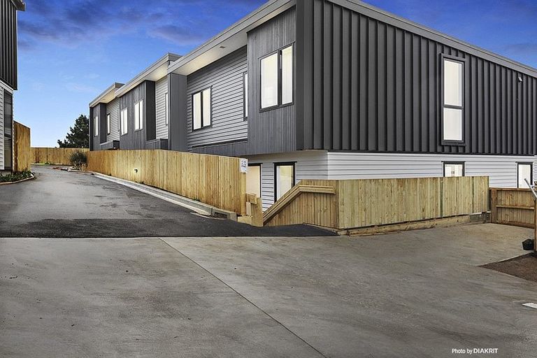 Photo of property in 5/62 Spenmoor Street, Newlands, Wellington, 6037