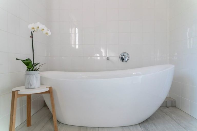 Photo of property in 260 Thornton Road, Cambridge, 3496