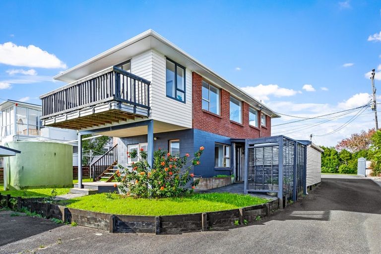Photo of property in 1006 Whangaparaoa Road, Tindalls Beach, Whangaparaoa, 0930