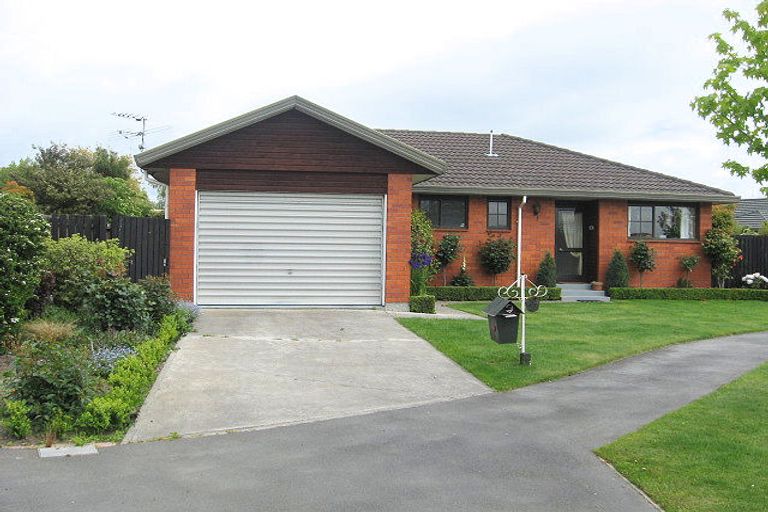Photo of property in 2/27 Royleen Street, Casebrook, Christchurch, 8051