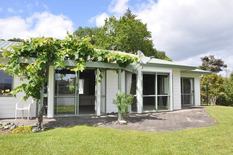 Photo of property in 1216 Sandspit Road, Sandspit, Warkworth, 0982