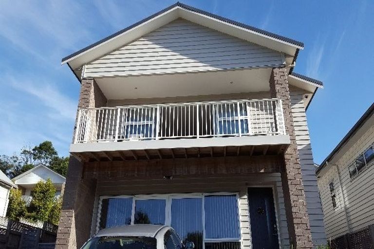 Photo of property in 9a Nimstedt Avenue, Oteha, Auckland, 0632