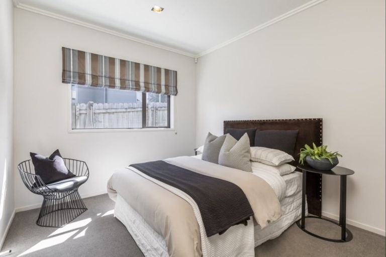 Photo of property in 17 Grand Drive, Orewa, 0931