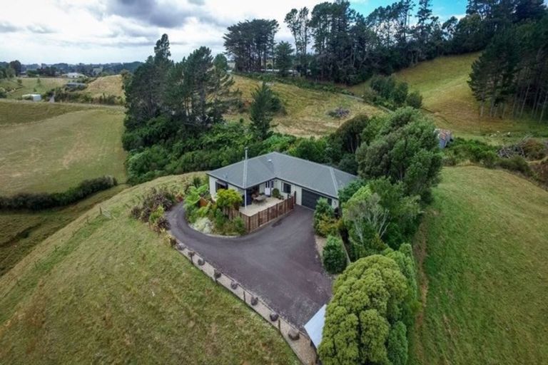 Photo of property in 562 Junction Road, Burgess Park, New Plymouth, 4371