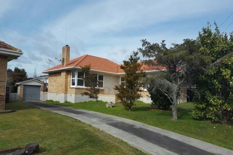 Photo of property in 48 Lynmore Drive, Hillpark, Auckland, 2102