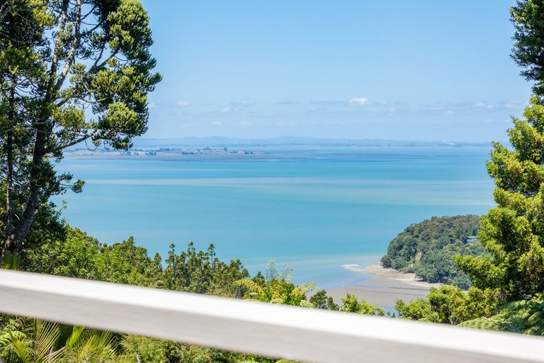 Photo of property in 84 Park Road, Titirangi, Auckland, 0604