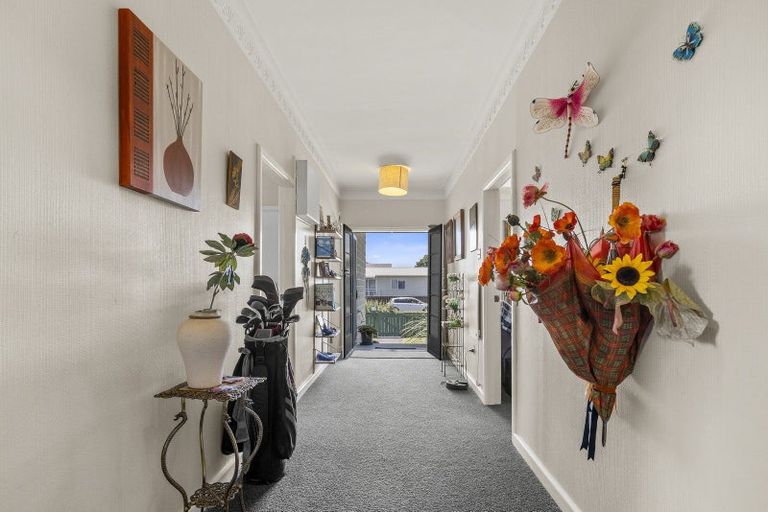Photo of property in 7 Douglas Street, Levin, 5510