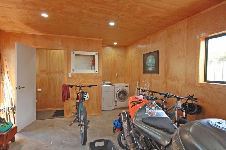 Photo of property in 105 Hampton Road, Whangamata, 3620