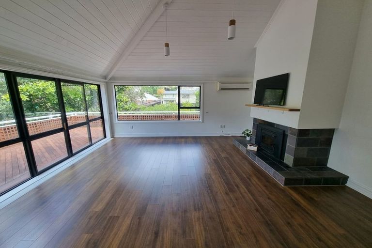 Photo of property in 15 Penguin Drive, Murrays Bay, Auckland, 0630