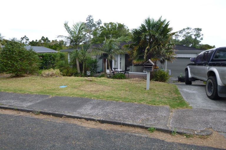 Photo of property in 22 Raymond Terrace, Northcote, Auckland, 0627