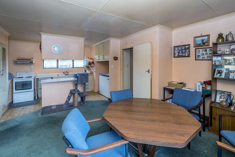 Photo of property in 32 Strathmore Avenue, Levin, 5510