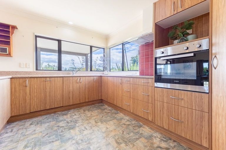 Photo of property in 159 Pukenamu Road, Te Horo, Otaki, 5581